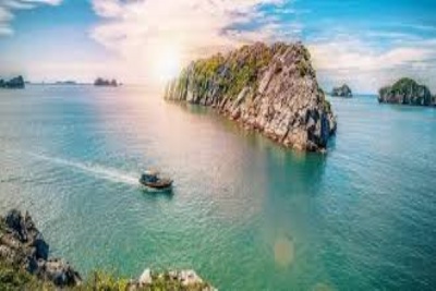 Halong Bay Full-Day Boat Cruise